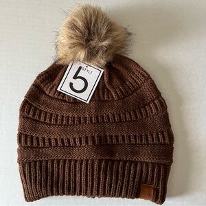 NWT Brown Knit Pom-Pom Beanie